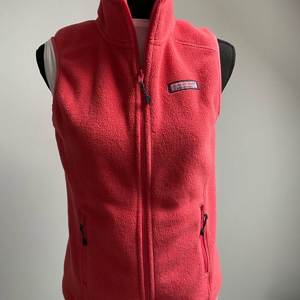 Vineyard Vines women’s pink vest